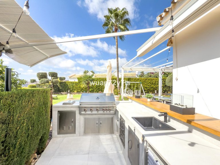 Villa for Sale in Istán, Malaga 50