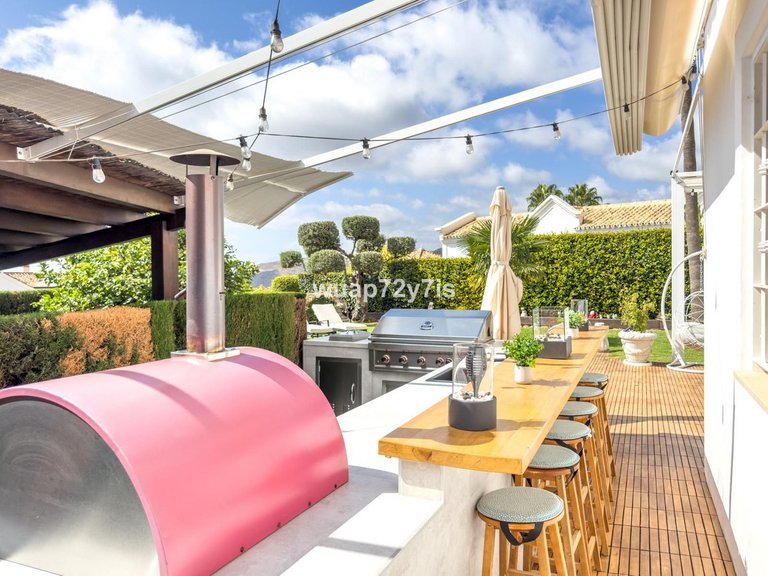 Villa for Sale in Istán, Malaga 55