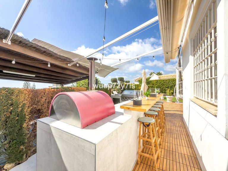 Villa for Sale in Istán, Malaga 57