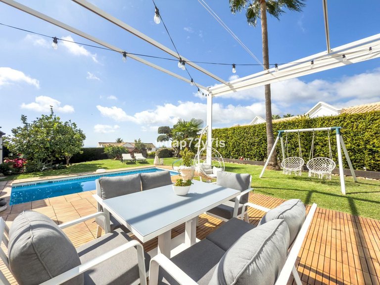 Villa for Sale in Istán, Malaga 59