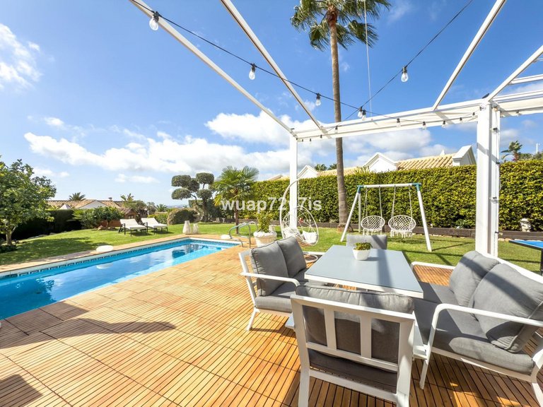 Villa for Sale in Istán, Malaga 60