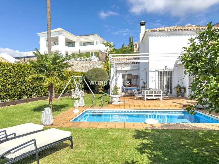 Villa for Sale in Istán, Malaga 61