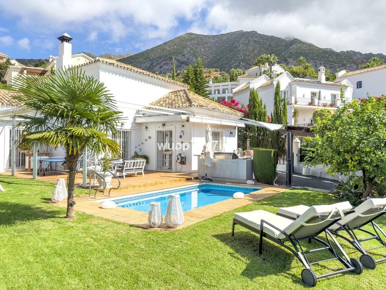 Villa for Sale in Istán, Malaga 62