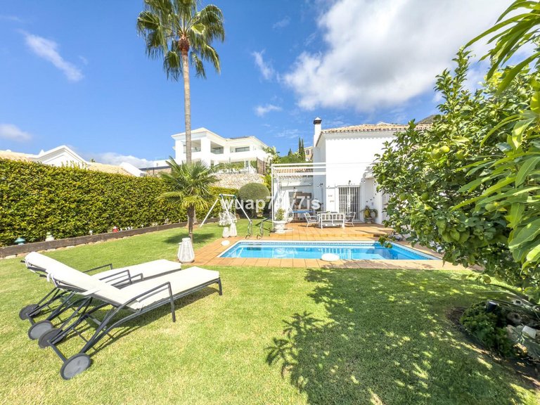Villa for Sale in Istán, Malaga 65