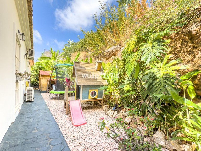 Villa for Sale in Istán, Malaga 66