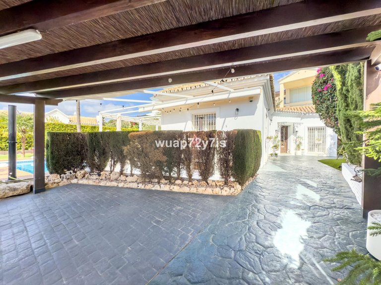 Villa for Sale in Istán, Malaga 71