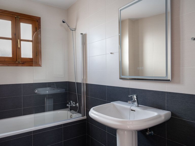 Villa for Sale in Estepona, Malaga 11