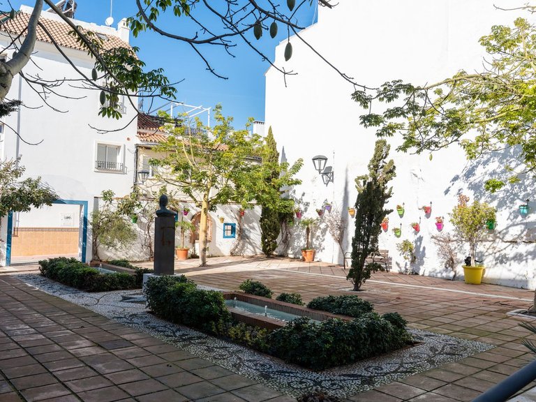 Villa for Sale in Estepona, Malaga 39