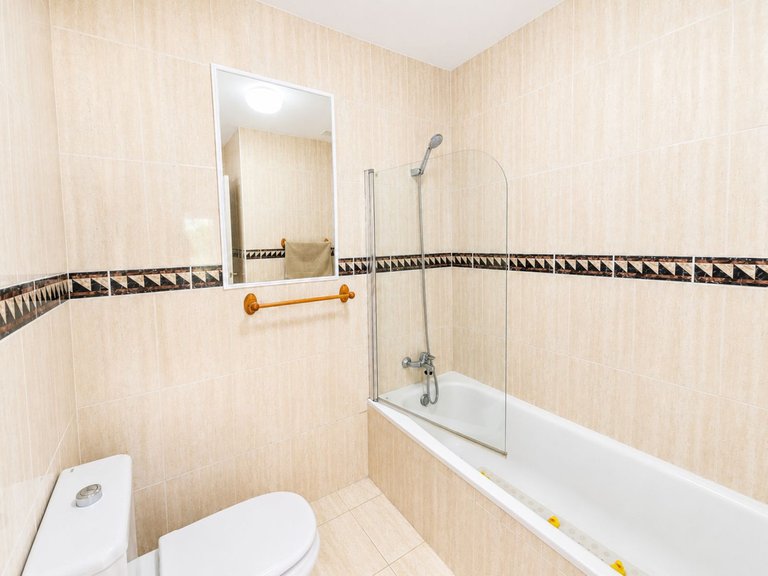 Apartment for Sale in Calahonda, Malaga 13
