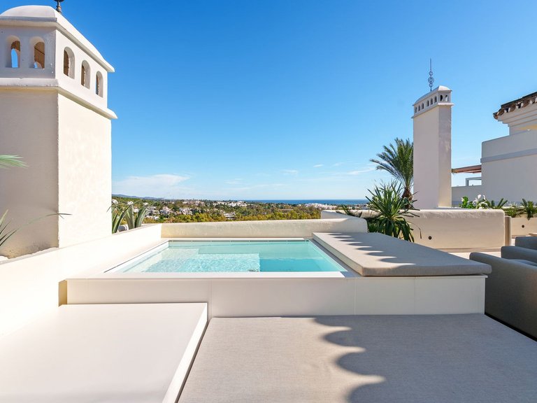 Apartment for Sale in Nueva Andalucía, Malaga 42