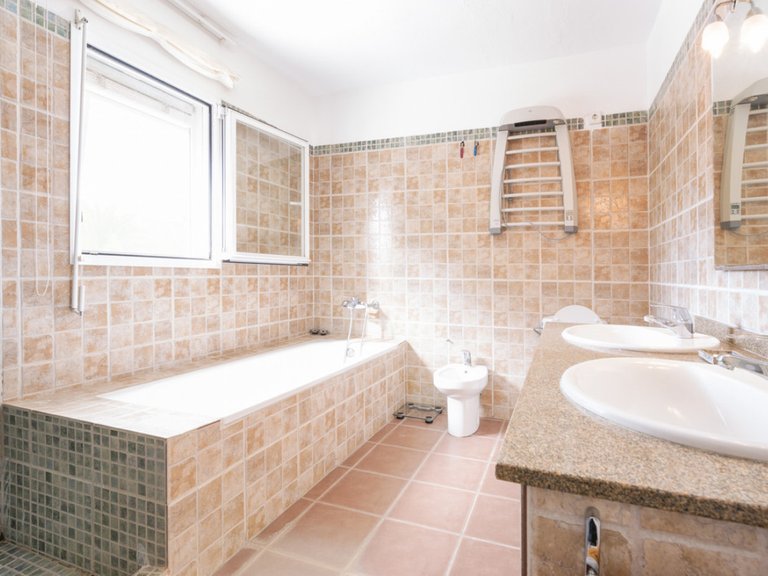 Villa for Sale in El Padron, Malaga 11