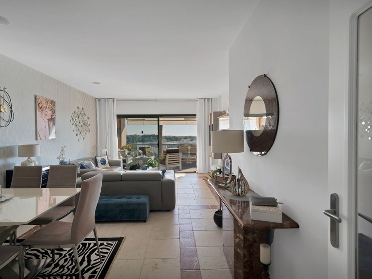 Apartment for Sale in Atalaya, Malaga 10