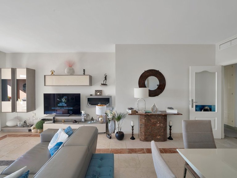 Apartment for Sale in Atalaya, Malaga 11