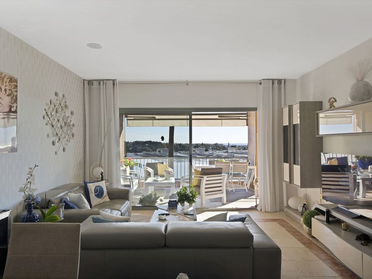 Apartment for Sale in Atalaya, Malaga 12