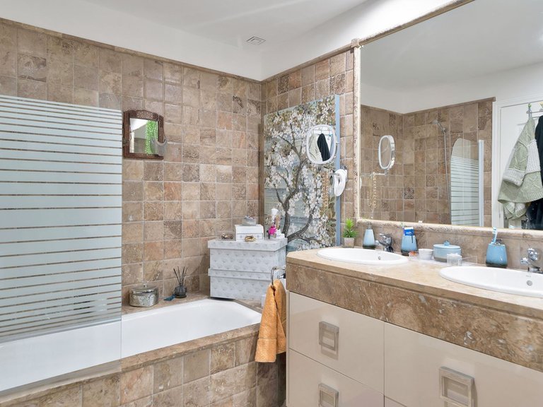 Apartment for Sale in Atalaya, Malaga 25
