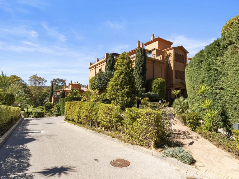 Apartment for Sale in Atalaya, Malaga 37