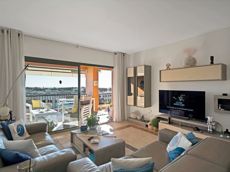 Apartment for Sale in Atalaya, Malaga 6