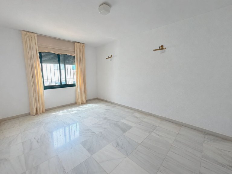 Apartment for Sale in Benalmadena, Malaga 9