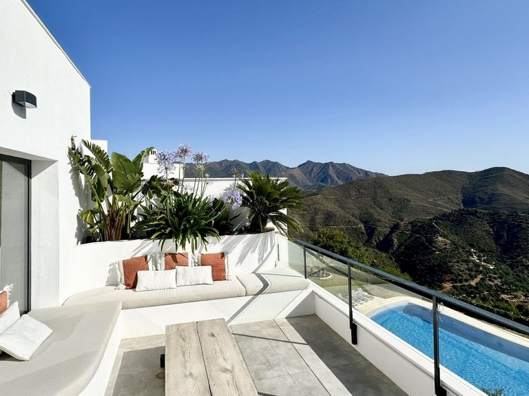 Villa for Sale in Elviria, Malaga 29