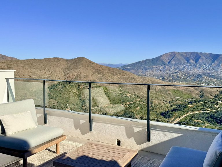 Villa for Sale in Elviria, Malaga 31
