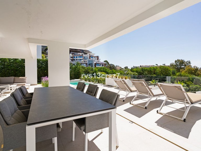 Apartment for Sale in Benahavís, Malaga 35