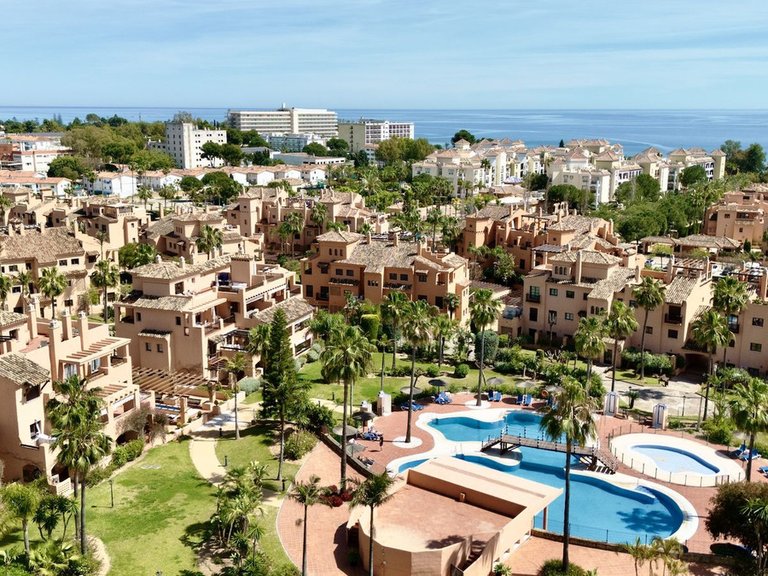 Apartment for Sale in Hacienda Del Sol, Malaga 16