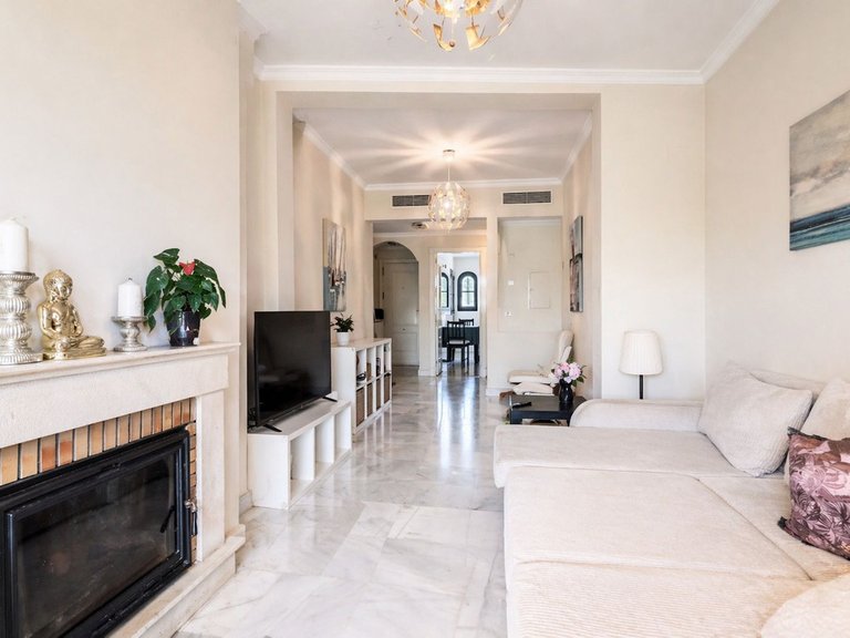 Apartment for Sale in Hacienda Del Sol, Malaga 2