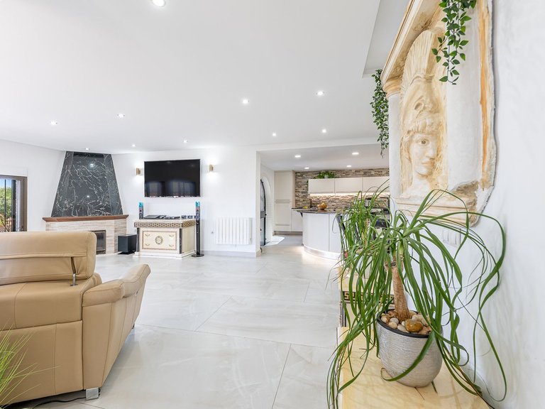 Villa for Sale in Benalmadena, Malaga 6