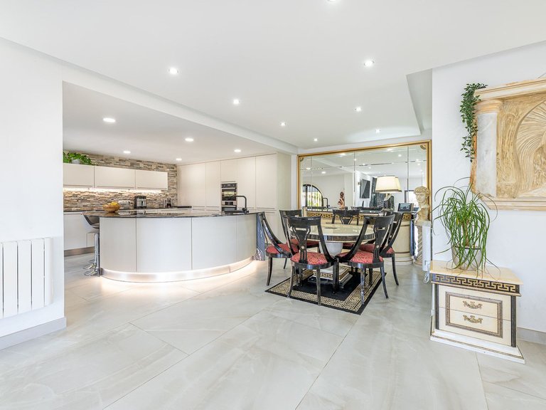 Villa for Sale in Benalmadena, Malaga 7