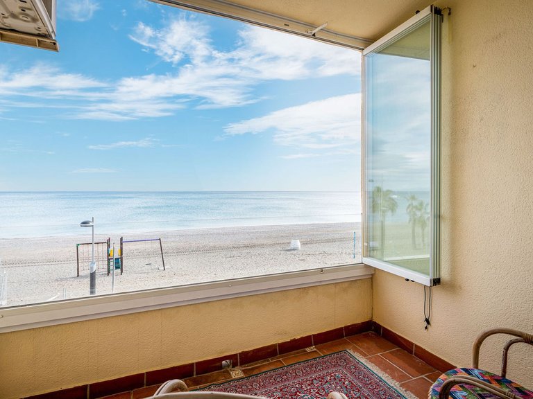 Villa for Sale in San Luis De Sabinillas, Malaga 1