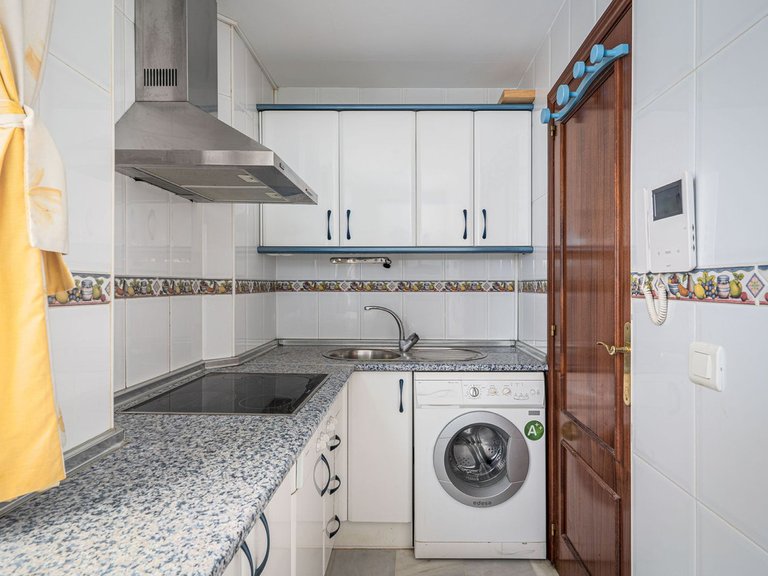 Villa for Sale in San Luis De Sabinillas, Malaga 10