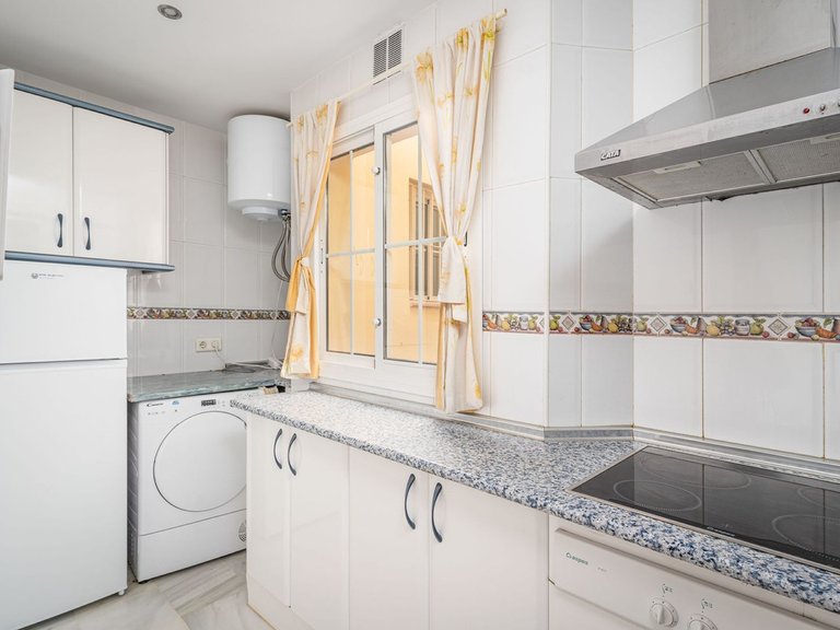 Villa for Sale in San Luis De Sabinillas, Malaga 9