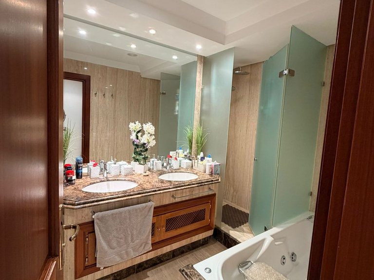 Apartment for Sale in New Golden Mile, Malaga 12