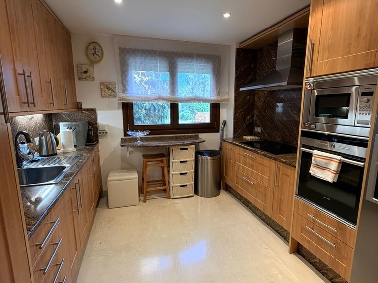 Apartment for Sale in New Golden Mile, Malaga 9