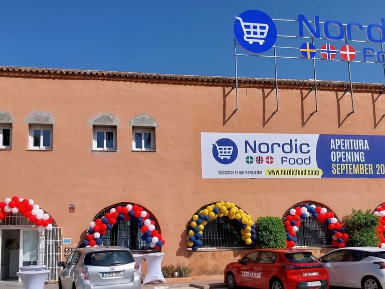 Commercial for Sale in La Duquesa, Malaga 1