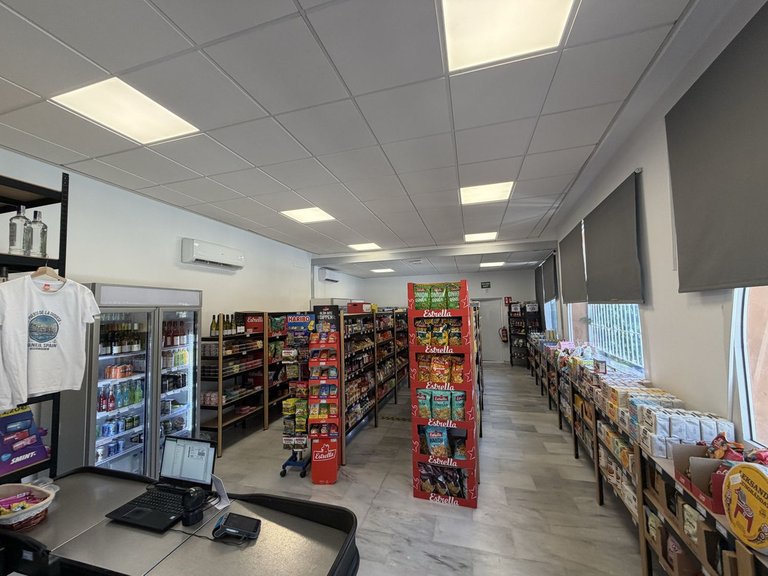 Commercial for Sale in La Duquesa, Malaga 3