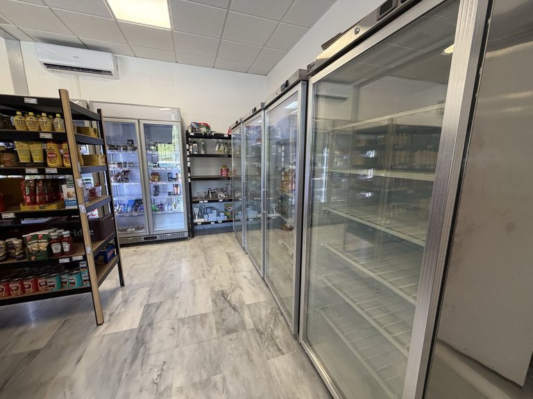 Commercial for Sale in La Duquesa, Malaga 7