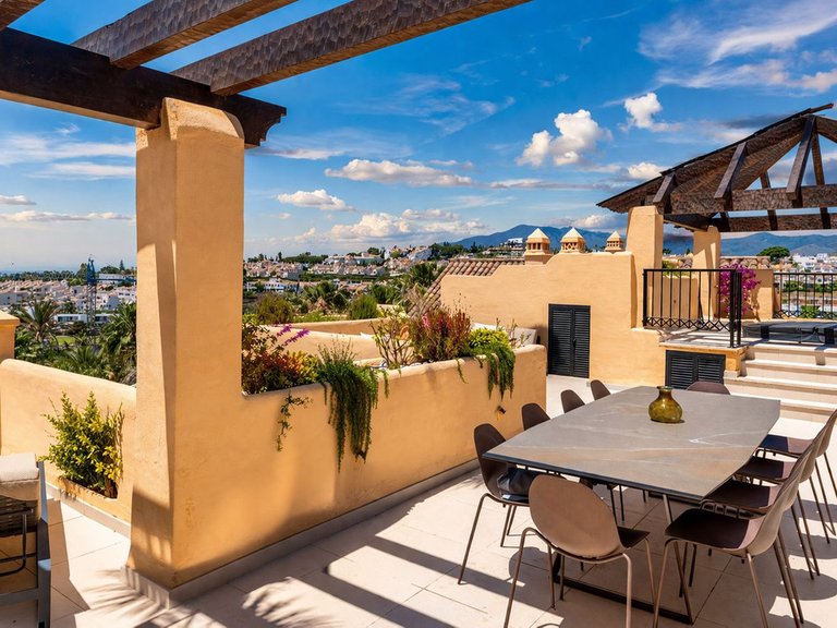 Apartment for Sale in Atalaya, Malaga 1