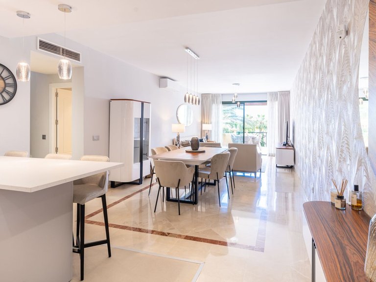 Apartment for Sale in Atalaya, Malaga 10