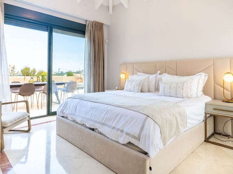 Apartment for Sale in Atalaya, Malaga 22