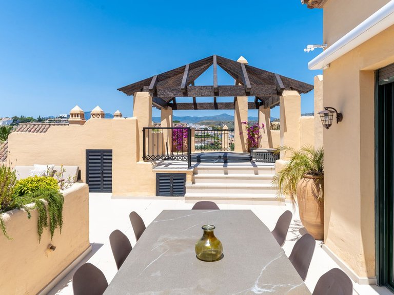 Apartment for Sale in Atalaya, Malaga 32