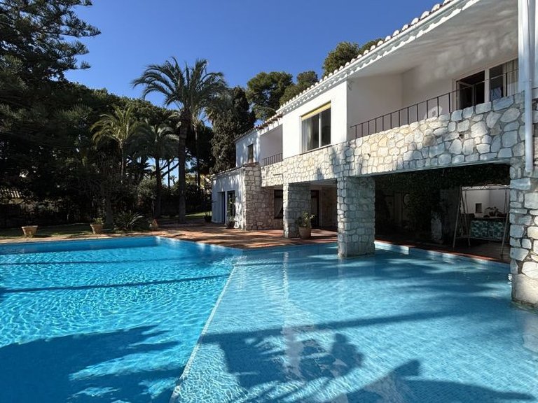 Villa for Sale in Marbella, Malaga 1