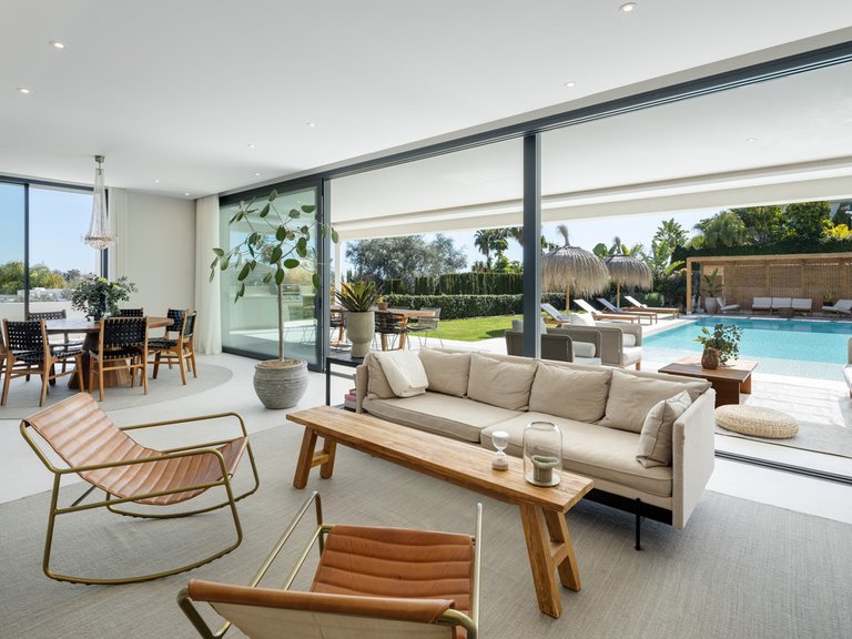Villa for Sale in Nueva Andalucía, Malaga 12