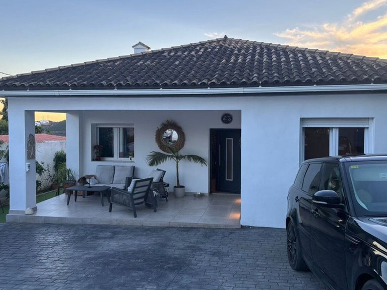 Villa for Sale in La Cala De Mijas, Malaga 1