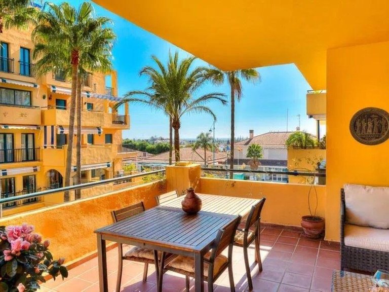 Apartment for Sale in San Pedro De Alcántara, Malaga 1