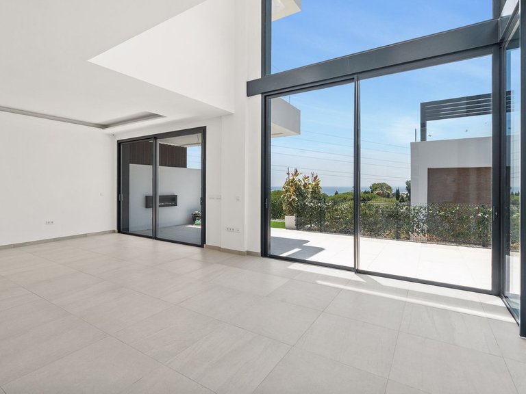 Villa for Sale in Río Real, Malaga 2