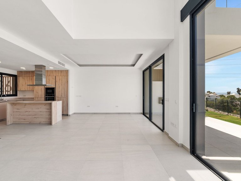 Villa for Sale in Río Real, Malaga 4