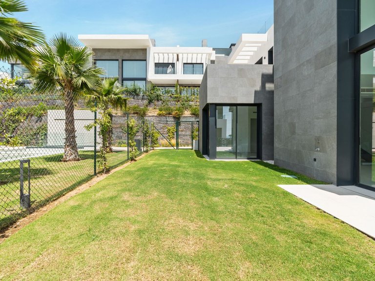 Villa for Sale in Río Real, Malaga 5