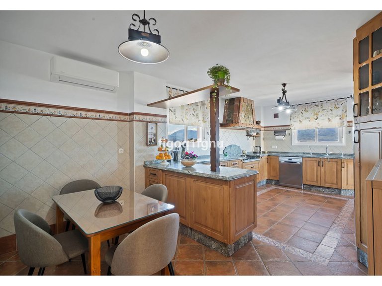 Villa for Sale in Coín, Malaga 4