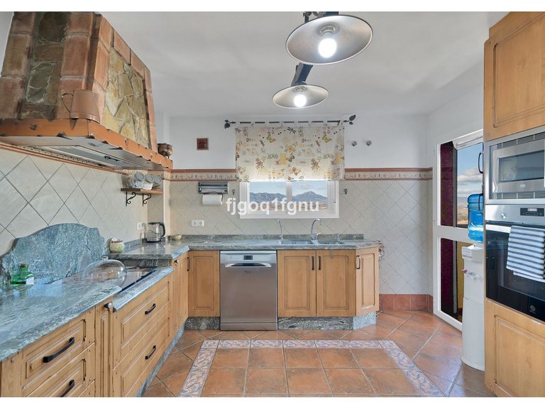 Villa for Sale in Coín, Malaga 5